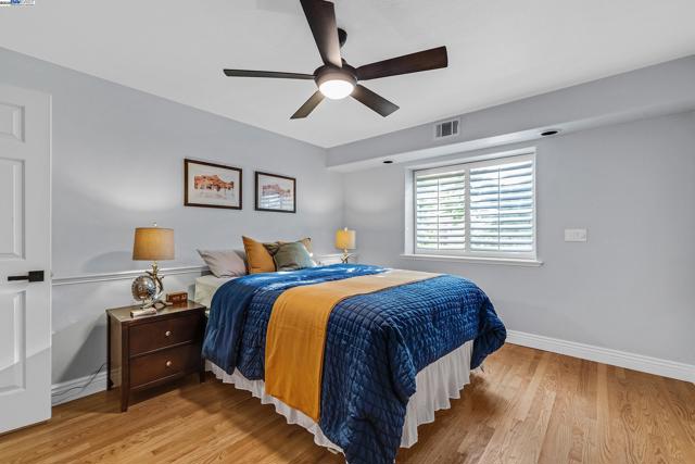 20340 Hunters Knls, Castro Valley CA: https://media.crmls.org/mediaz/2cf24708-53f9-4c3a-a80d-5c006e6a0322.jpg