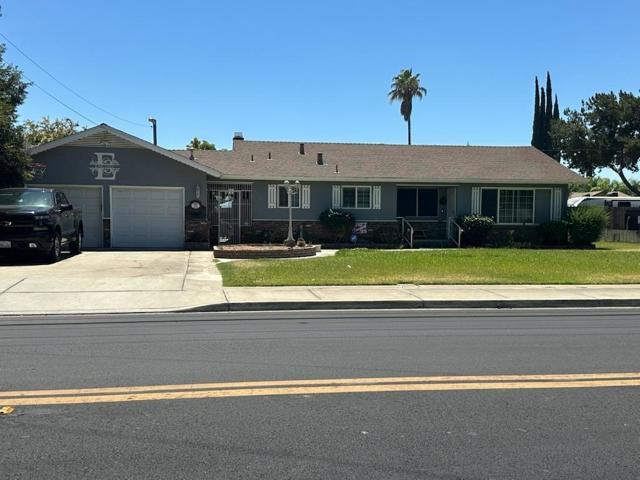 100 Pedras Road, Turlock CA: https://media.crmls.org/mediaz/2cf2b654-c5f9-4df5-b0b2-91fc18943d33.jpg