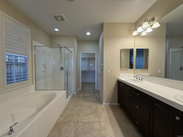 Detail Gallery Image 16 of 40 For 1273 Breakaway Dr, Oceanside,  CA 92057 - 4 Beds | 3/1 Baths