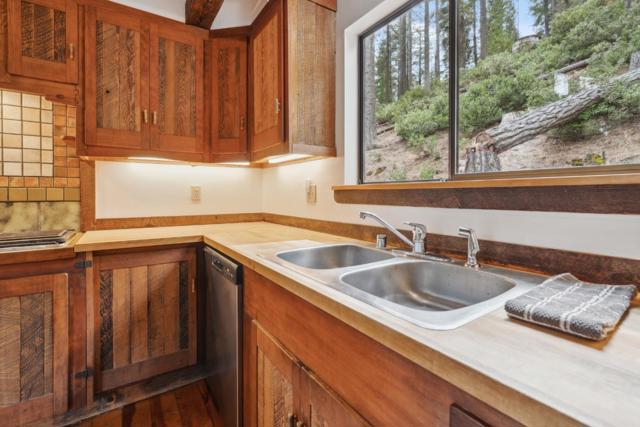 2120 Pack Trail, Mount Shasta CA: https://media.crmls.org/mediaz/2cf37426-b075-4ab8-8ea4-d806dda84ce5.jpg