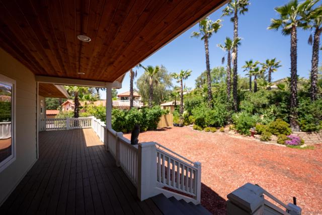24726 Zanja Place, Ramona CA: https://media.crmls.org/mediaz/2cf4b9a8-30d9-4e14-bf3b-f4102c99e91f.jpg