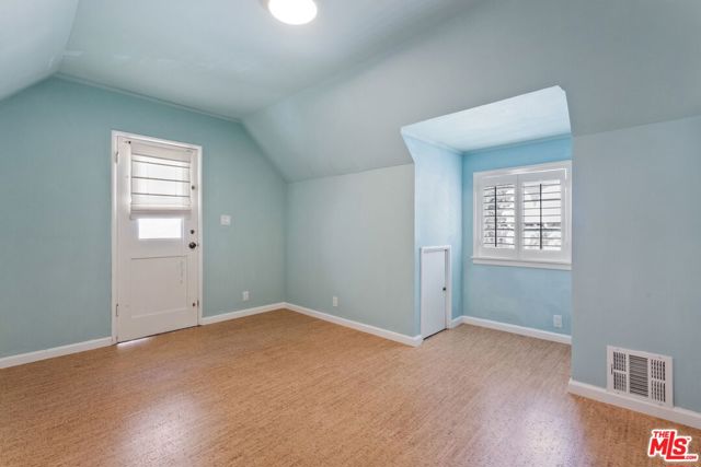 2427 Benedict Canyon Drive, Beverly Hills CA: https://media.crmls.org/mediaz/2cf4d698-8463-4c60-8e69-b5b087c42b1b.jpg