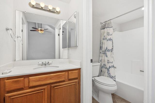 Detail Gallery Image 11 of 35 For 750 Breeze Hill Rd #110,  Vista,  CA 92081 - 2 Beds | 2/1 Baths