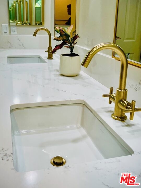 3044 Camino Cielo, Fallbrook CA: https://media.crmls.org/mediaz/2cf53fc7-8ffe-4462-8e71-c181f2a7fc8f.jpg