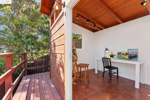 5958 Colton Blvd., Oakland CA: https://media.crmls.org/mediaz/2cf55147-7986-4da9-9e44-885de09b6367.jpg