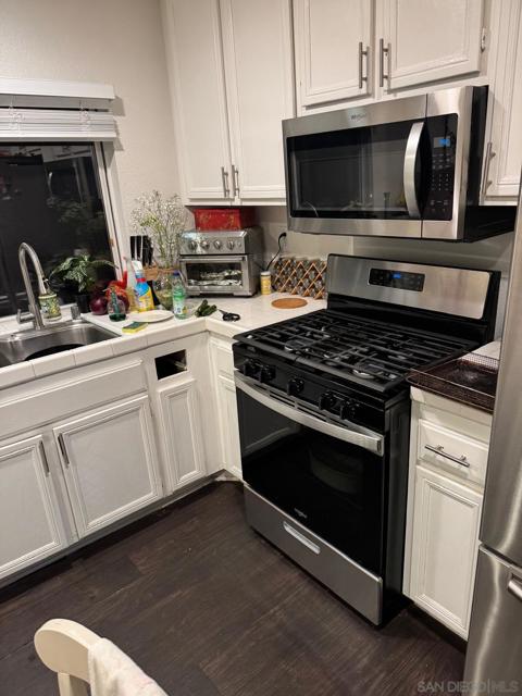1247 Calistoga Ave, Chula Vista CA: https://media.crmls.org/mediaz/2cf67b55-9b69-4b9b-807c-cf2ceb9a24dd.jpg