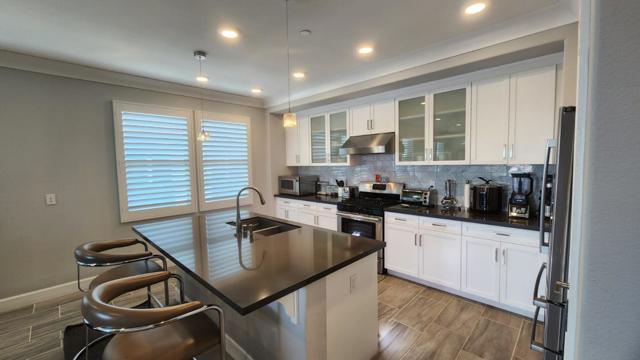 1068 Bigleaf Place, San Jose CA: https://media.crmls.org/mediaz/2cf6a6bc-adac-4b8a-a9e7-38d75e263ed7.jpg