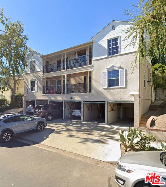 611 Midvale Avenue