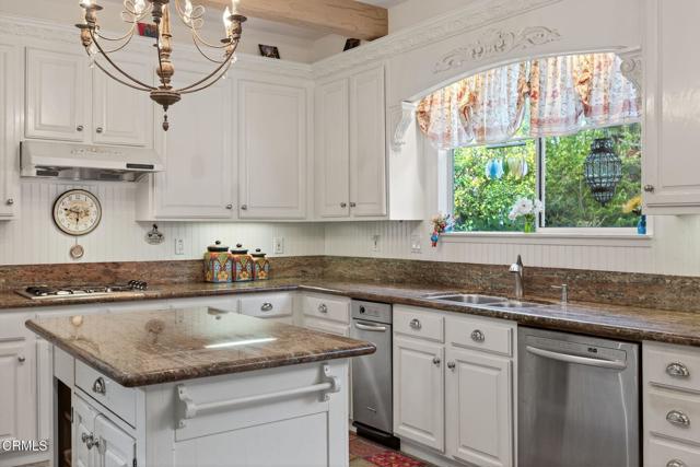 2314 Arcadian Shores Trail, Oxnard CA: https://media.crmls.org/mediaz/2cf6ac7c-b3e8-43b3-95df-2ae4c24d7e00.jpg