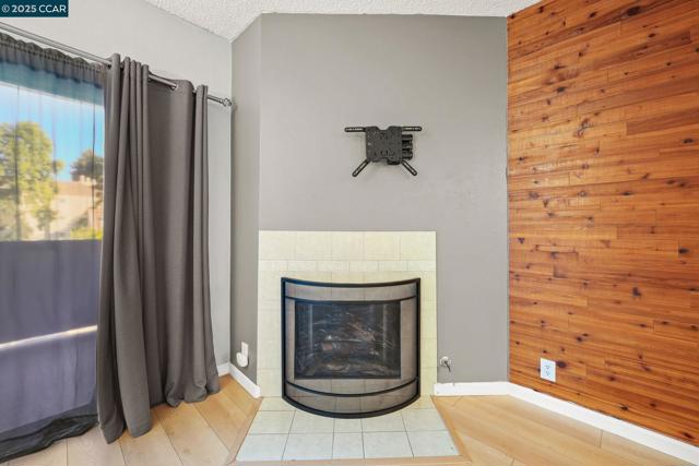 Image 11 of 25 For 25930 Kay Ave  201