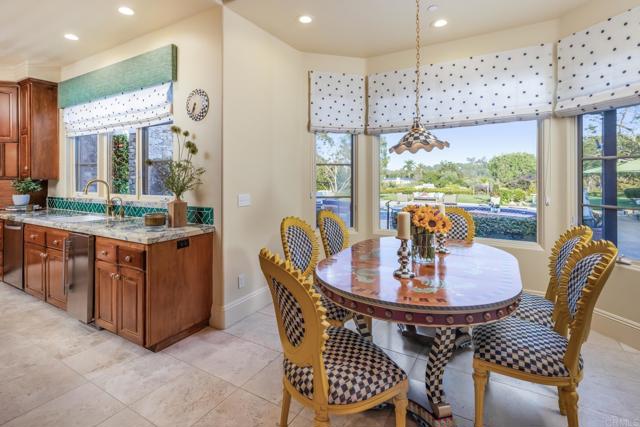 4843 La Jacaranda, Rancho Santa Fe CA: https://media.crmls.org/mediaz/2cf7925b-2ed5-4b5e-9126-8558a94cd92f.jpg