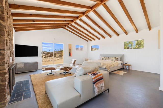 7648 Araby Avenue, 29 Palms CA: https://media.crmls.org/mediaz/2cf79dd8-b91d-4ead-bc96-2431c7242d09.jpg