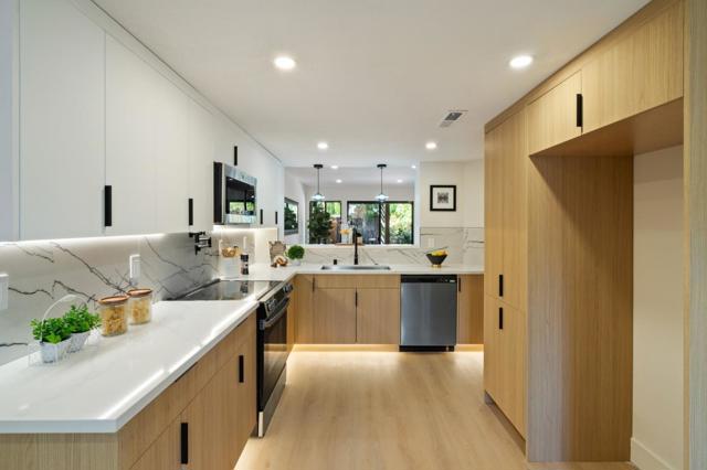 940 Cherry Glen Terrace, Fremont CA: https://media.crmls.org/mediaz/2cf877c3-98c2-414a-a675-fd8193ef525a.jpg