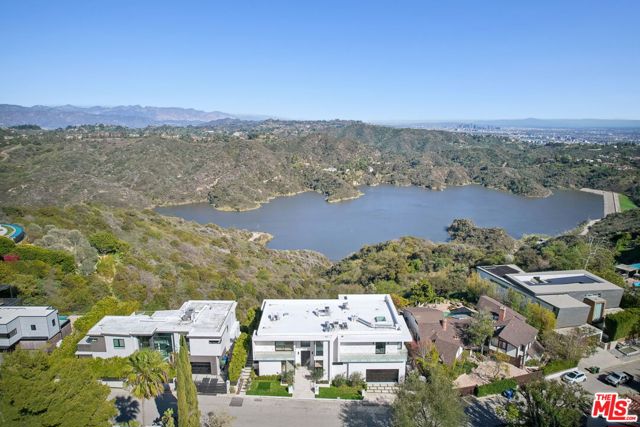 2180 Stradella Road, Los Angeles CA: https://media.crmls.org/mediaz/2cf88588-e8e5-4b59-b5c0-cd1fecf7b40e.jpg