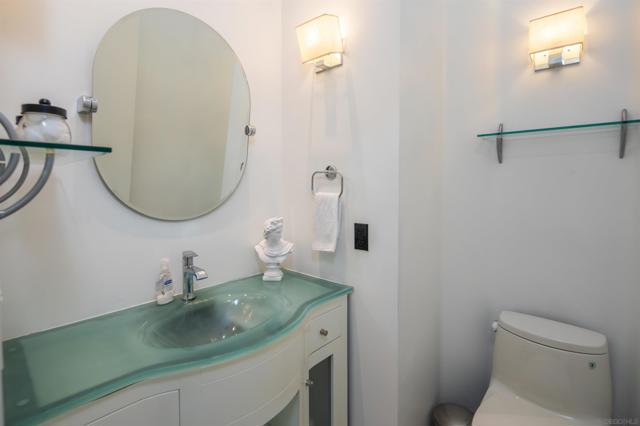 3515 Union St, San Diego CA: https://media.crmls.org/mediaz/2cf8e9fd-8431-4b75-be63-e33e035d73b9.jpg
