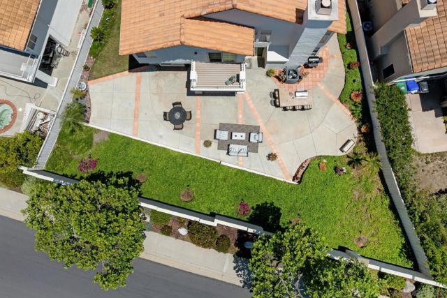 18027 Chieftain Ct, San Diego CA: https://media.crmls.org/mediaz/2cf8ecc8-9132-45f0-998d-50c6059d2202.jpg