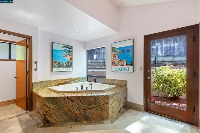 39 Mira Loma Rd, Orinda CA: https://media.crmls.org/mediaz/2cf8fd3a-5f47-41e6-9f66-b8fb728cfd83.jpg