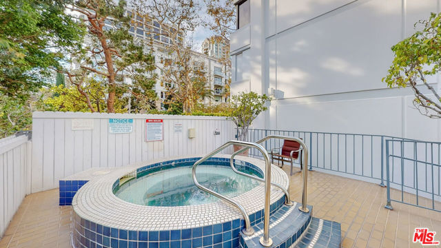 10660 WILSHIRE Boulevard, Los Angeles CA: https://media.crmls.org/mediaz/2cf9895c-003f-4405-88fb-7dd81f44df3b.jpg
