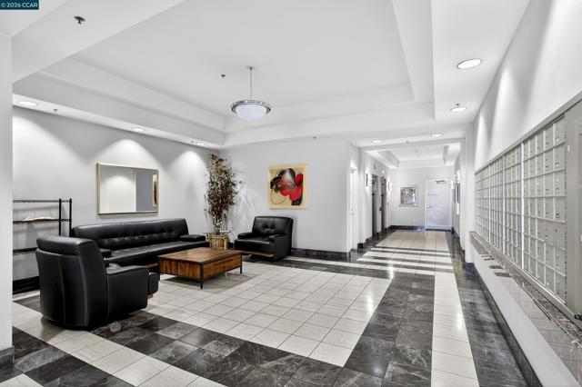 988 Franklin St, Oakland CA: https://media.crmls.org/mediaz/2cfa2a15-352e-4fc2-b12e-2af6f2c18955.jpg