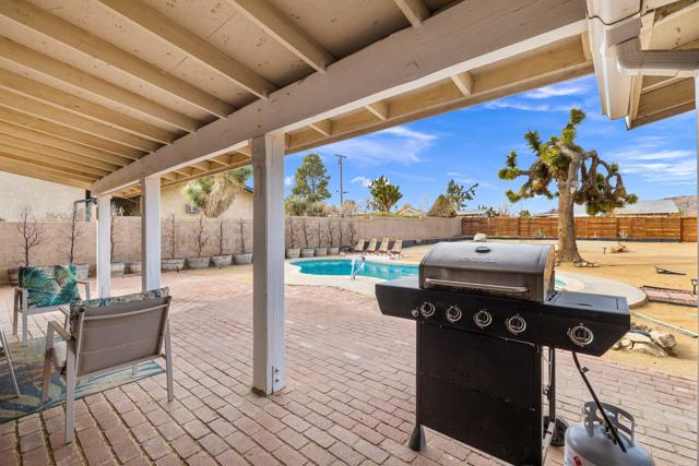 7552 Elk Trail, Yucca Valley CA: https://media.crmls.org/mediaz/2cfad2ba-cffc-4fba-a735-7c3f69953f07.jpg