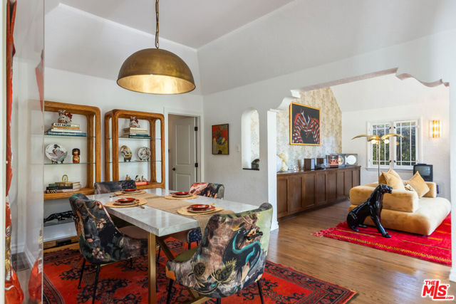 724 N Spaulding Avenue, Los Angeles CA: https://media.crmls.org/mediaz/2cfbd21b-e298-411d-8ca4-3933b6247fcb.jpg
