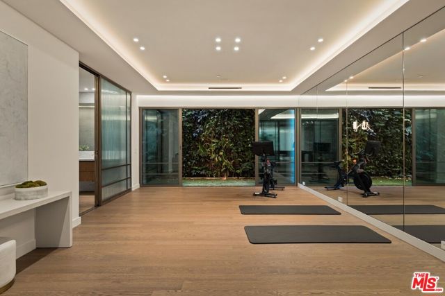 6 Bed Home for Sale in Los Angeles, California