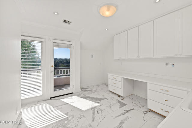 6144 1/4 Chesebro Road, Agoura Hills CA: https://media.crmls.org/mediaz/2cfc9d1c-5e9d-4c71-a030-e9fcda9c1718.jpg