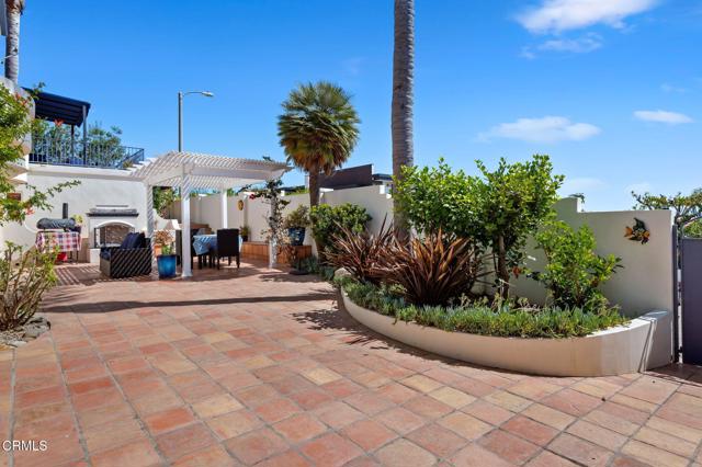 518 Lincoln Drive, Ventura CA: https://media.crmls.org/mediaz/2cfd1ed8-54ef-4050-b5ab-a119cf02c82b.jpg
