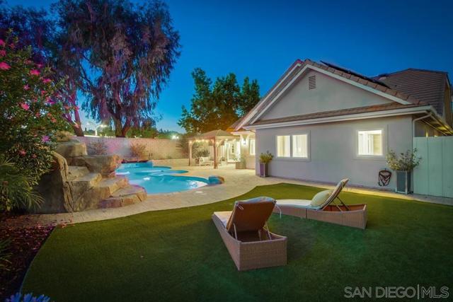 14590 Kent Hill Way, Poway CA: https://media.crmls.org/mediaz/2cfd628b-fe2f-4115-b174-887ef434fc93.jpg