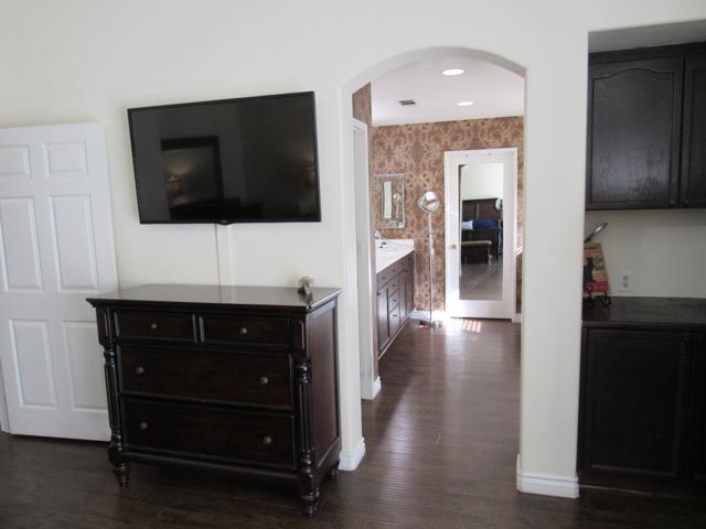 7420 Valley Meadow Avenue, Eastvale CA: https://media.crmls.org/mediaz/2cfd6595-2575-446a-af06-1914d0b08c82.jpg