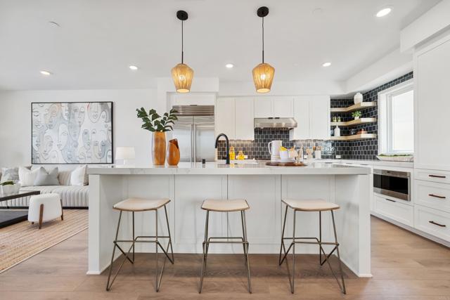 326 Chinquapin Avenue, Carlsbad CA: https://media.crmls.org/mediaz/2cfd80c1-4402-46fc-8be2-8547b8762327.jpg