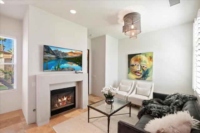 Image 23 of 47 For 79910 Mission Dr E Drive