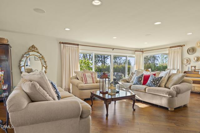 635 Via Del Cerro, Camarillo CA: https://media.crmls.org/mediaz/2cfe131b-8db3-484b-80b9-36b518922746.jpg