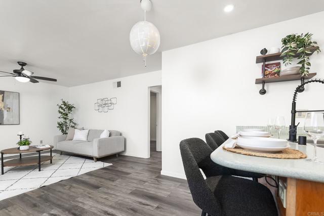 9838 MISSION VEGA DR, Santee CA: https://media.crmls.org/mediaz/2cfe1383-928a-41b3-921a-30f1492f6179.jpg