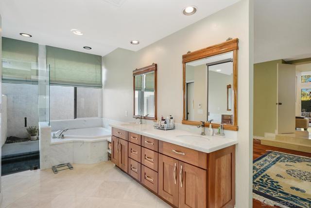6643 Caminito Hermitage, La Jolla CA: https://media.crmls.org/mediaz/2cfe4507-9cb8-4d57-bddf-d516e831276c.jpg