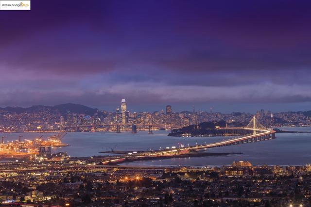 63 Schooner HL, Oakland CA: https://media.crmls.org/mediaz/2cfe5743-c43c-4cfd-ba5d-46f464ce31bc.jpg