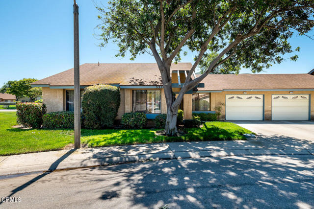 Detail Gallery Image 2 of 38 For 33208 Village 33, Camarillo,  CA 93012 - 2 Beds | 2 Baths