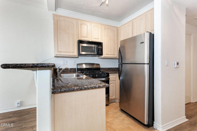 Detail Gallery Image 4 of 16 For 300 N El Molino Ave #210,  Pasadena,  CA 91101 - 0 Beds | 1 Baths