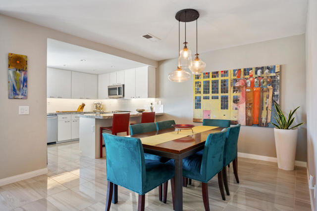 42740 Sand Dune Drive, Palm Desert CA: https://media.crmls.org/mediaz/2cff434a-2130-48c2-b3c7-a34ce804b017.jpg