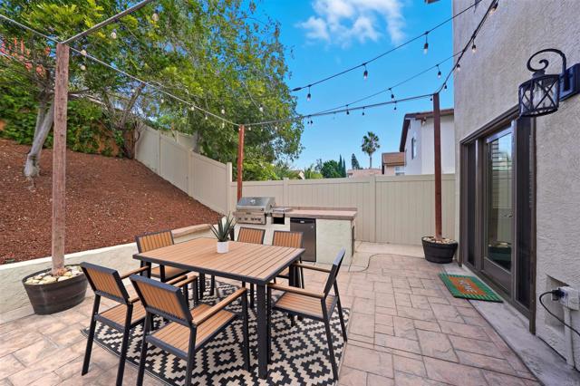 1029 Vista Oak Place, Chula Vista CA: https://media.crmls.org/mediaz/2cff6a65-a4ad-46cf-ba3f-ffbd5d1630c3.jpg