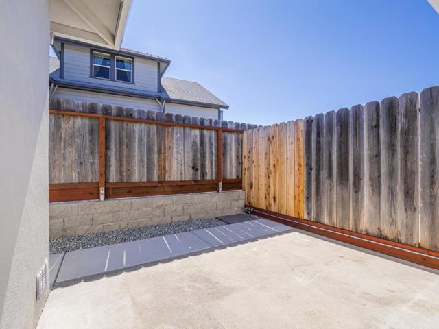 1221 Broadway, Santa Cruz CA: https://media.crmls.org/mediaz/2cffbef9-ba8a-4f19-82e2-2b74641e9ba8.jpg