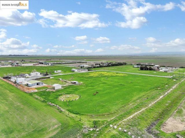 4985 Bixler Road, Byron CA: https://media.crmls.org/mediaz/2cffeb95-7df9-4a08-805b-6fb5f2922c35.jpg