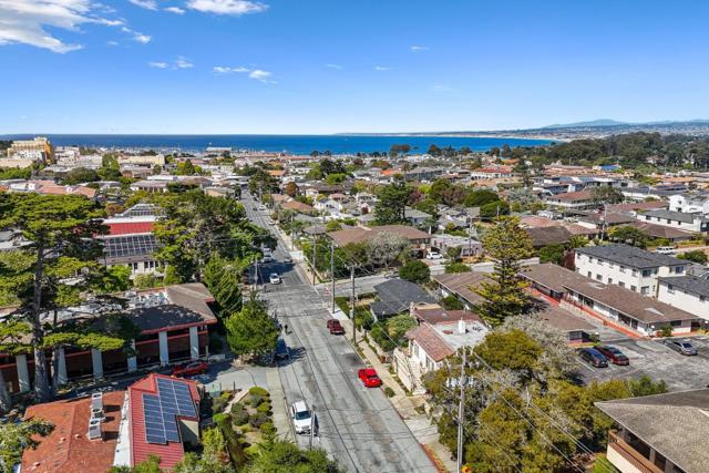 925 Cass Street, Monterey CA: https://media.crmls.org/mediaz/2cfff44a-f94c-4071-9adf-a864bec6be4e.jpg