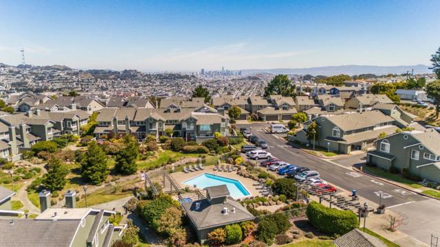 156 Treeview Drive, Daly City CA: https://media.crmls.org/mediaz/2d0027bf-66e0-44ab-aa0d-c299130ad980.jpg