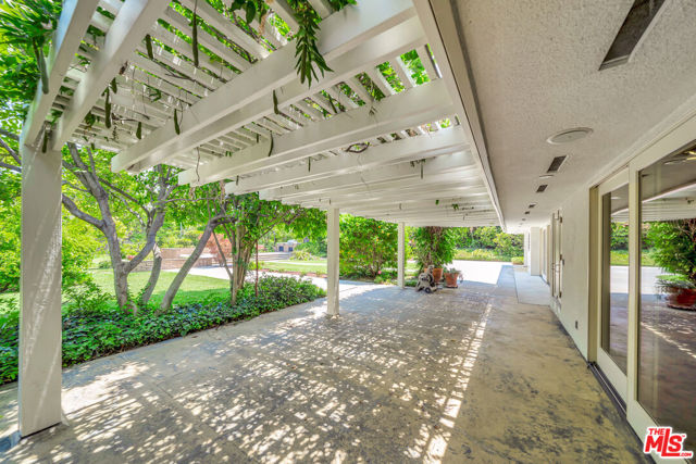 1100 Rodeo Road, Arcadia CA: https://media.crmls.org/mediaz/2d00f5ab-23be-4716-8d95-db3fcc3ed915.jpg