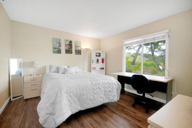 11868 Bloomington Way, Dublin CA: https://media.crmls.org/mediaz/2d014a0e-9cd2-4f97-a4d9-c38aadc4b29c.jpg