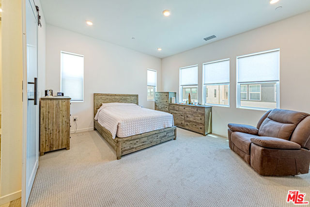 27457 Flycatcher Place, Valencia CA: https://media.crmls.org/mediaz/2d01db0a-a2af-4b9f-b239-a8fbf2c9565c.jpg