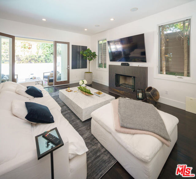 9515 Kirkside Road, Los Angeles CA: https://media.crmls.org/mediaz/2d020eac-b28f-493a-8a05-780c237c42ae.jpg