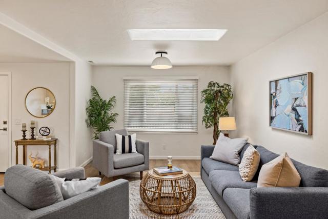 303 Del Robles Avenue, Monterey CA: https://media.crmls.org/mediaz/2d02708b-e20f-4297-9aa2-15b2eed4c7aa.jpg