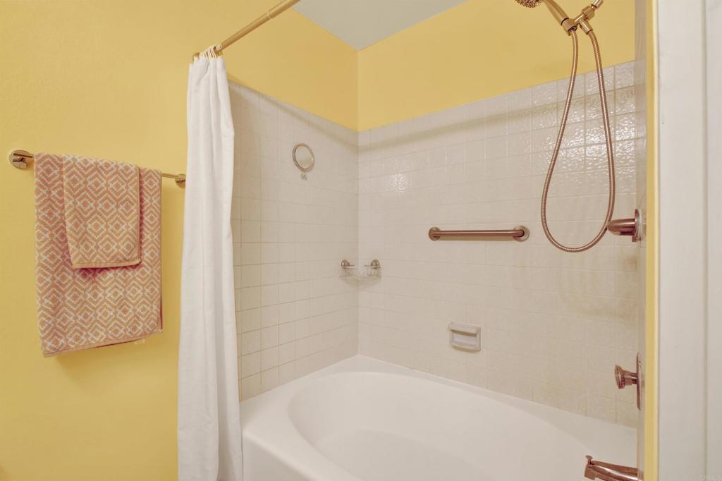 https://media.crmls.org/mediaz/2d02e9b9-9bfe-4b55-b94c-a6be377f19ed.jpg?preset=X-Large